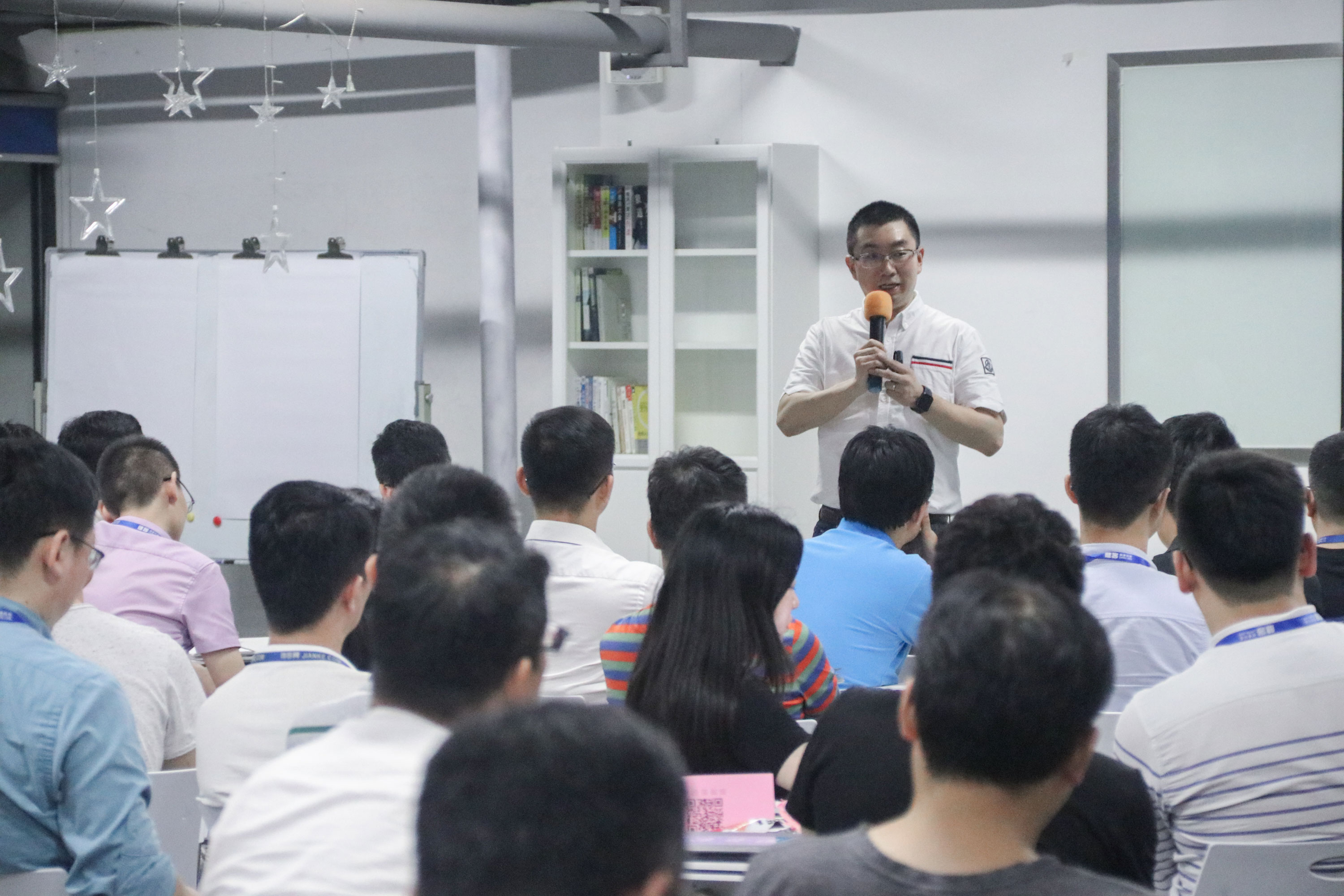 战略成就未来细节决定成败 健客CEO谢方敏做高管分享会探讨建设革新组织能力